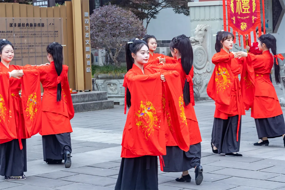 1754623981.jpg 3.jpg