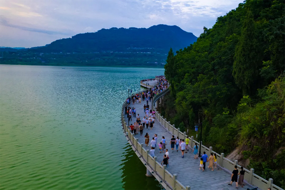 1754625596.jpg 4.jpg